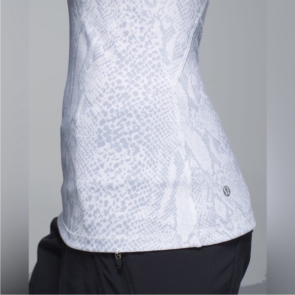 Lululemon Mesh With Me Tank in Desert Snake White Silver Fox White - Picture 5 of 15